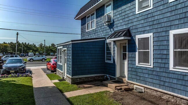 Building Photo - 3401 Ocean Ave