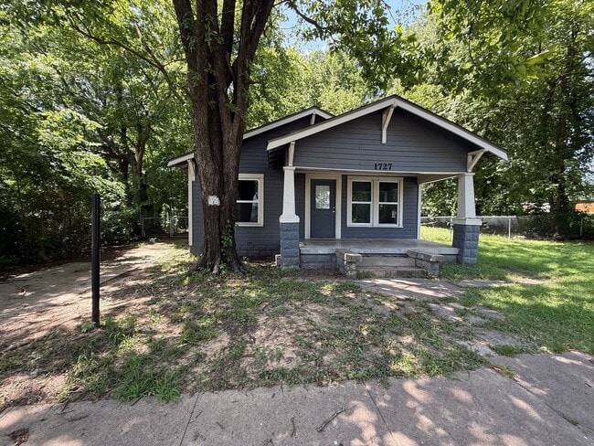 Primary Photo - 1727 N 9th St