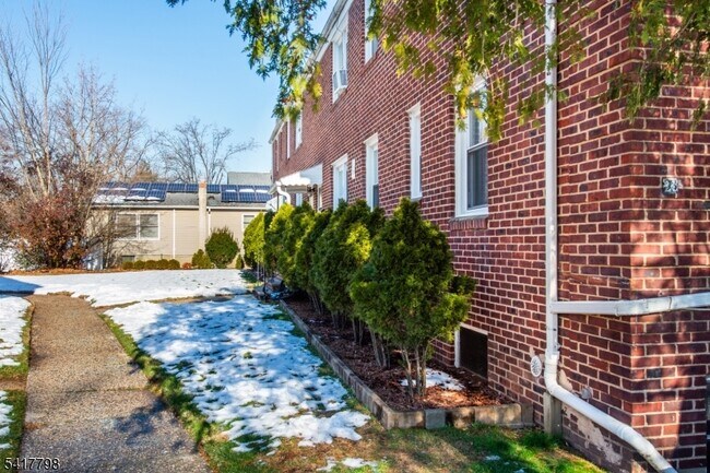 Building Photo - 23 Carpenter Terrace N