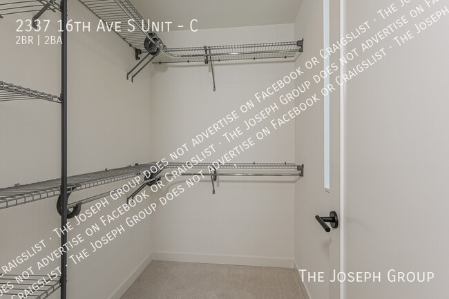 Building Photo - 2337 16th Ave S