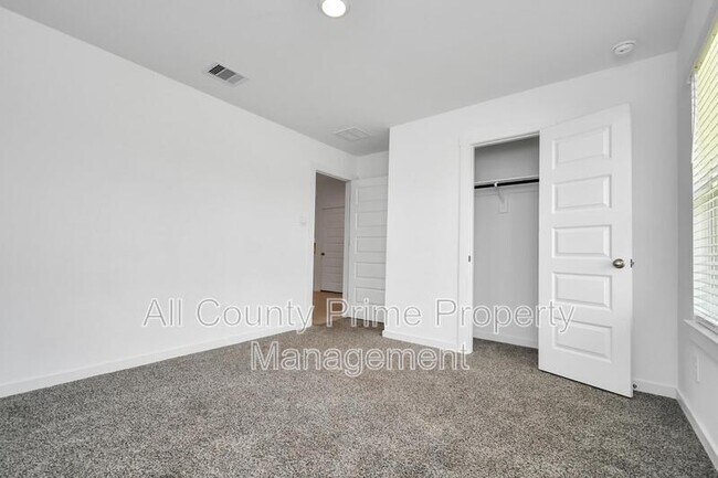 Building Photo - 29935 Gallatin River Ln