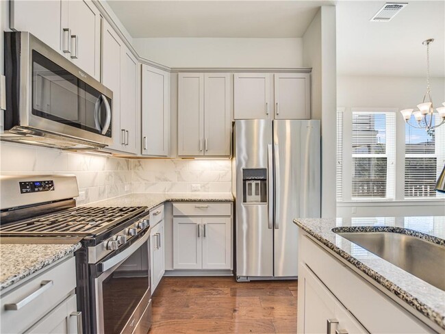 Building Photo - 2704 Zach Scott St