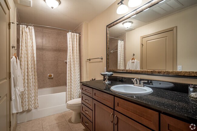 Building Photo - Spacious Living + Special Offers Available!