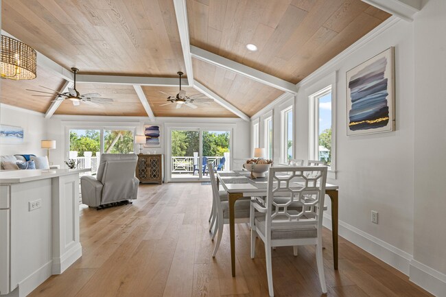 Building Photo - 202 NE 2nd Ave