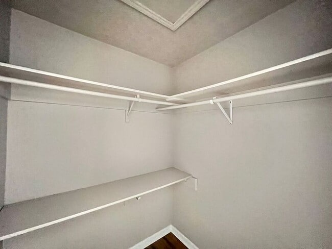 Building Photo - 401 Broad Leaf Cir