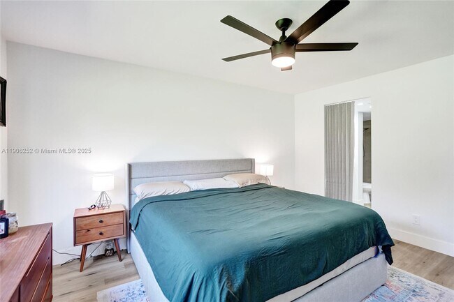 Building Photo - 8137 NW 17th Manor