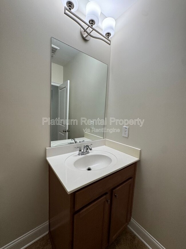 Building Photo - 3578 Strath Dr