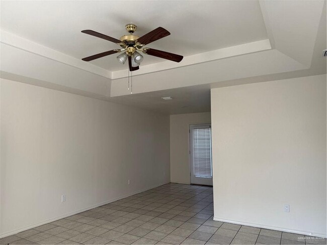 Building Photo - 10 Umbel St