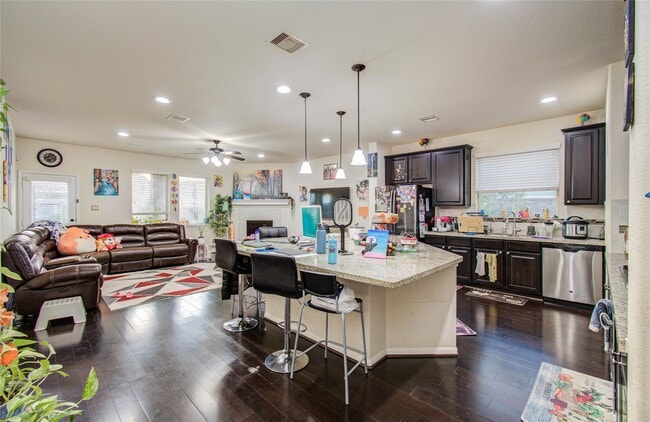 Building Photo - 2702 Fairfield Bend Pl