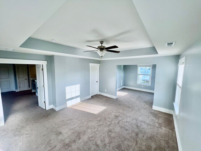 Building Photo - Prestigious 4 Bedroom Home on the Crystal ...