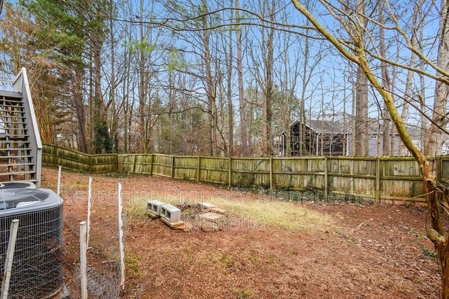 Building Photo - 4819 Lake Park Terrace