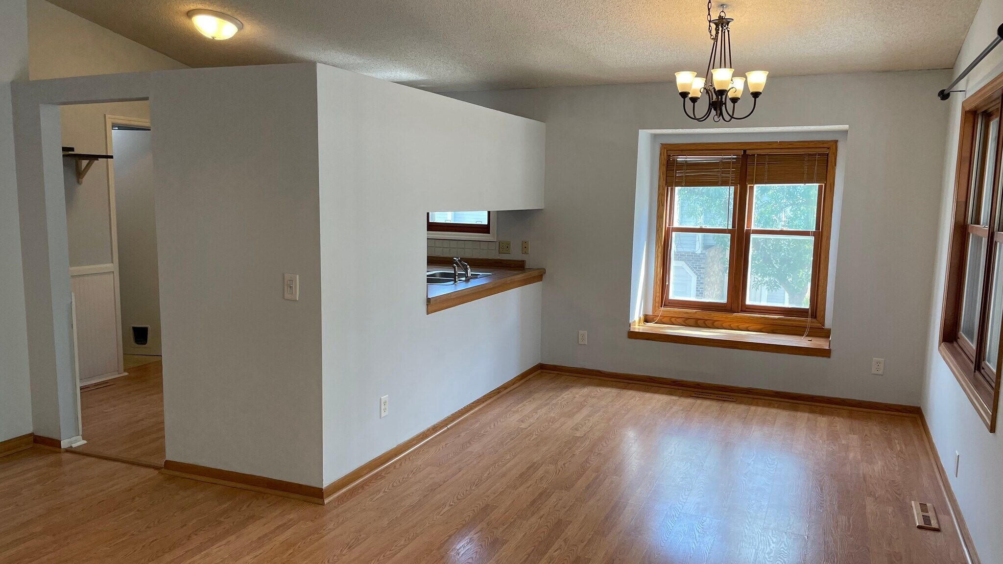 Building Photo - 5330 Highpointe Dr