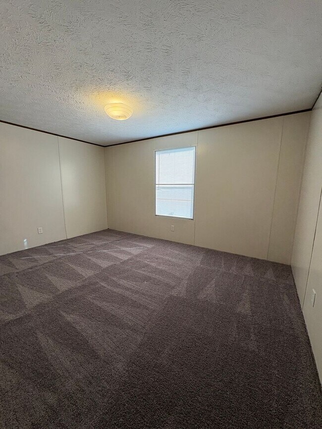 Building Photo - Nice 3 bedroom/2 bathroom mobile home located in Willow Oak Park in Keithville!