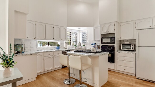 Building Photo - 8411 SE Clatsop Ct