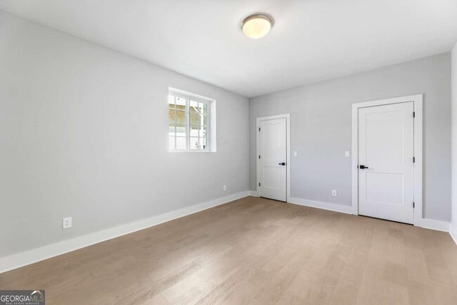 Building Photo - 2035 Parkside Ln