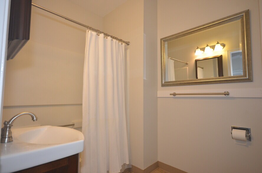 Building Photo - 421 Northampton St