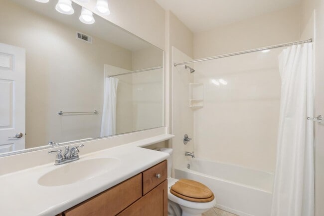 Building Photo - 307 Bautista Pl