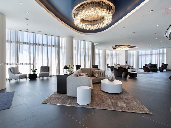 Building Photo - 851 NE 1st Ave