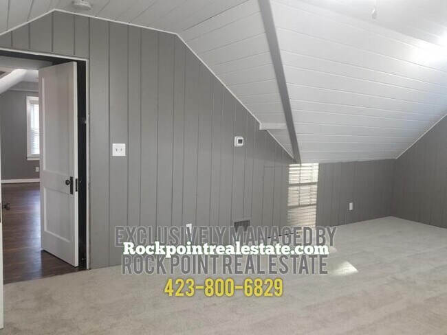 Building Photo - 125 Melrose Dr