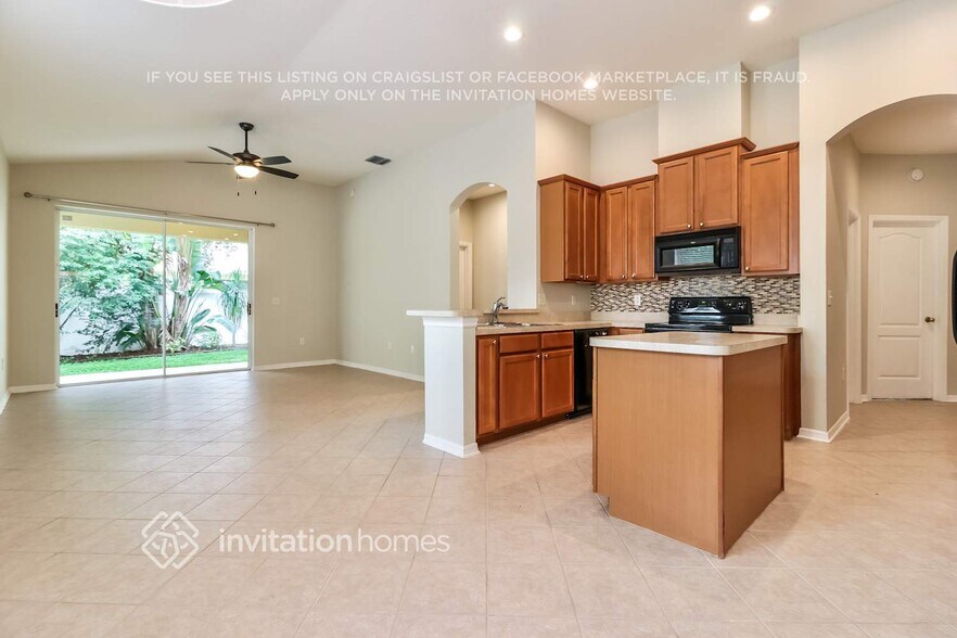 Building Photo - 1141 Nashville Dr