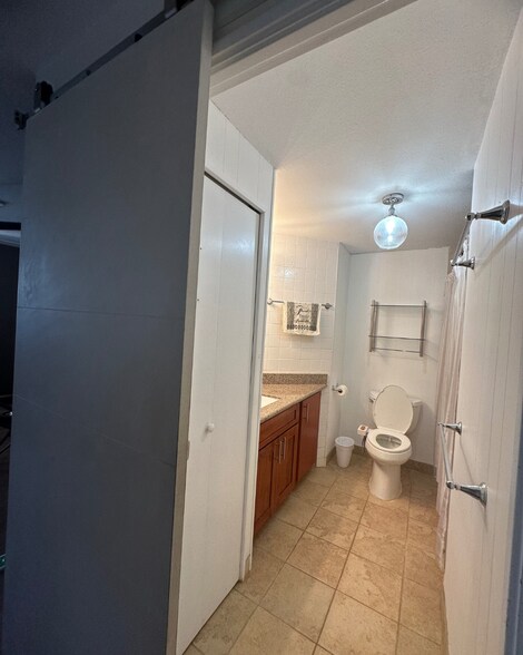 Bathroom 1 - 1107 Acacia Rd