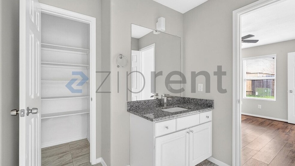 Building Photo - 5011 Ivy Fair Way