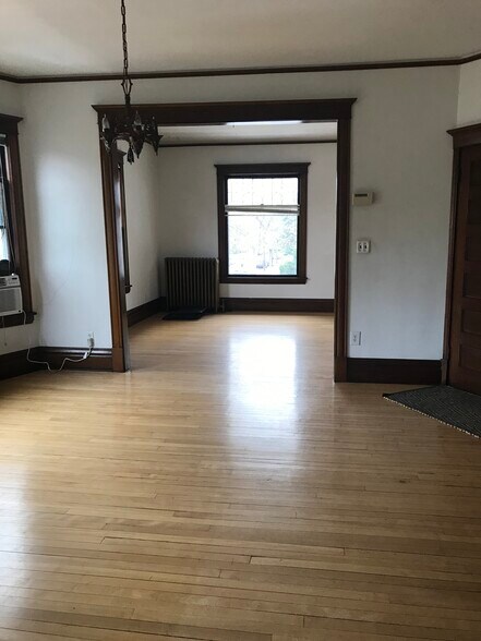 Building Photo - 2200 Girard Ave S