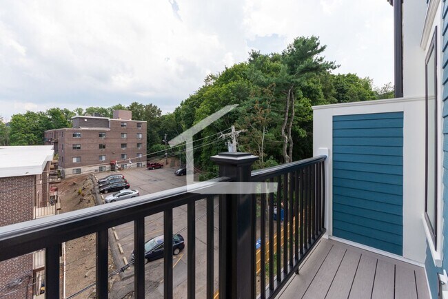 Building Photo - 118 Tremont St