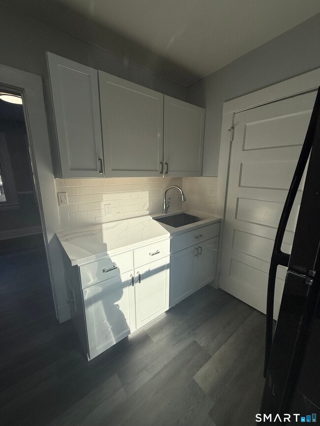 Building Photo - 36-40-40 Carver St