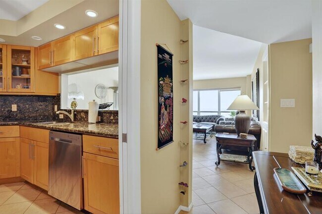 Building Photo - 111 N Pompano Beach Blvd