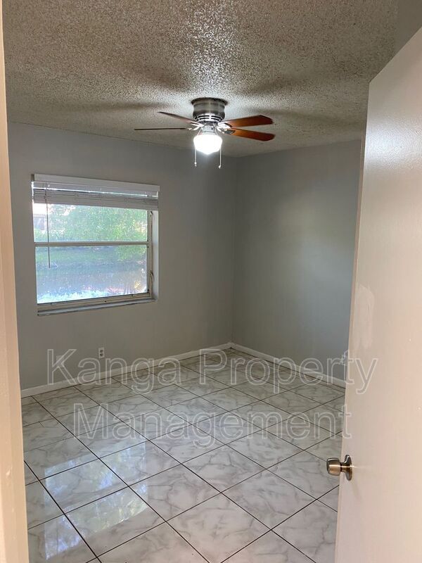 Building Photo - 11423 NW 35th St