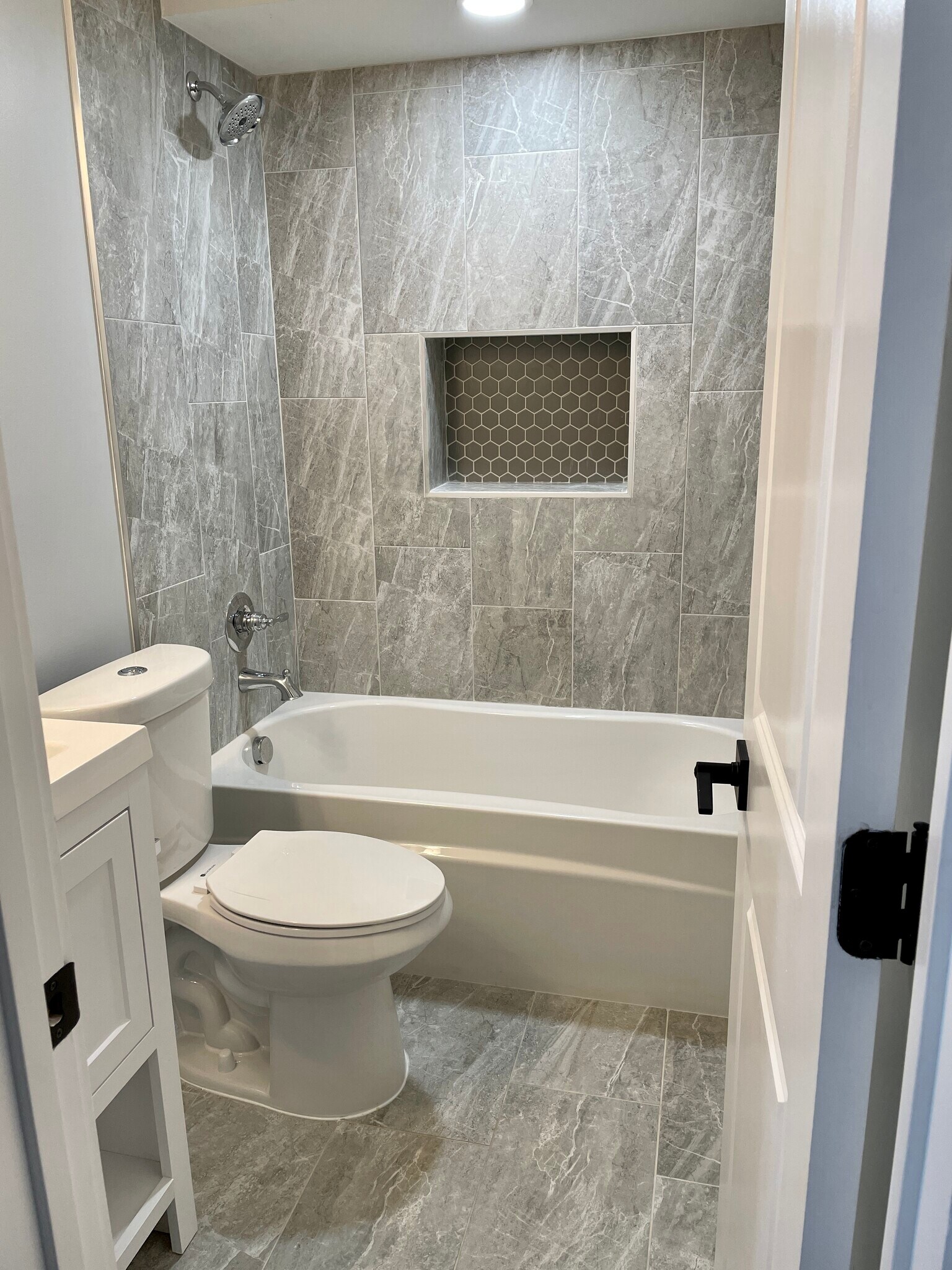 Bathroom - 731 Girard St NW