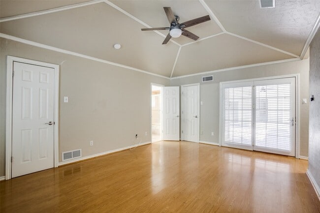 Building Photo - 2700 Quail Ridge Dr