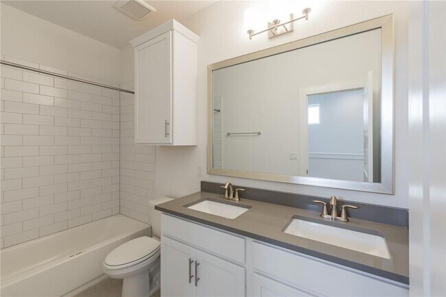 Building Photo - 1617 Woodwind Ln