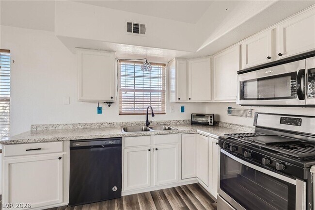 Building Photo - 520 Arrowhead Trail