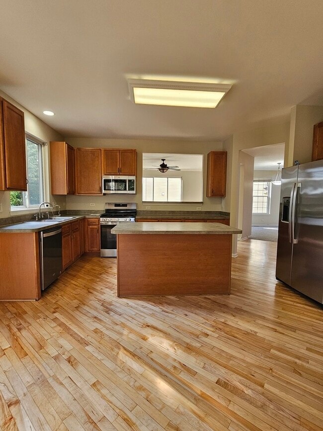 Building Photo - 1136 Larkspur Ct