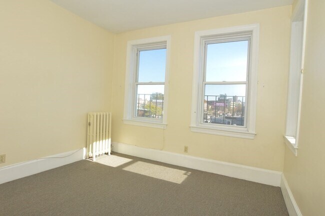 Building Photo - 178 Brighton Ave