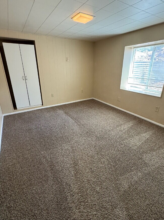 Building Photo - 1280 Linden Ave