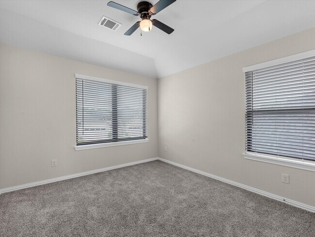 Building Photo - 40575 Goldeneye Pl