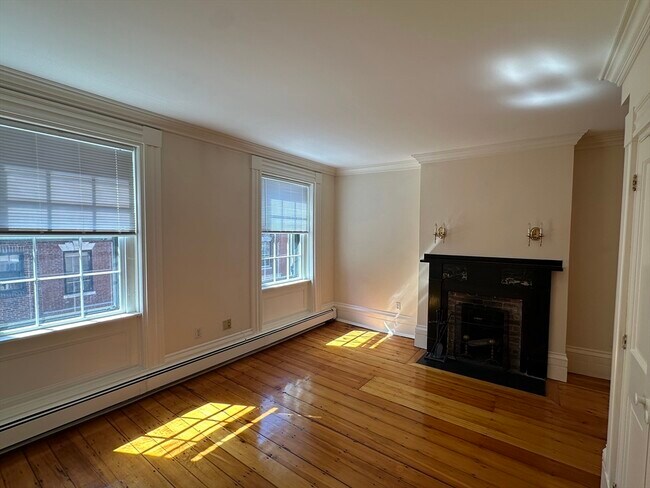 Building Photo - 93 W Cedar St