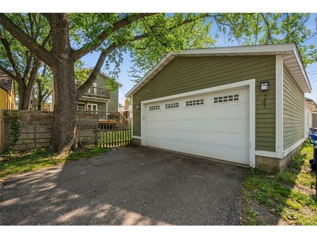 Building Photo - 241 Russell Ave S