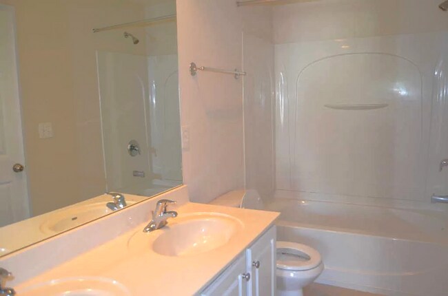 Building Photo - 449 Lazy Creek Ln