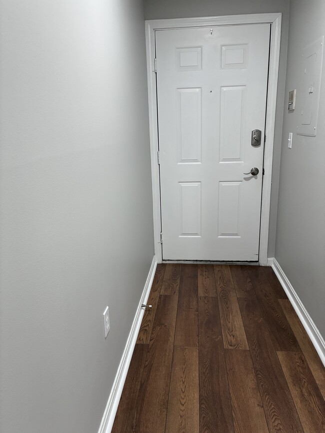 Building Photo - 120 Fisherville Rd