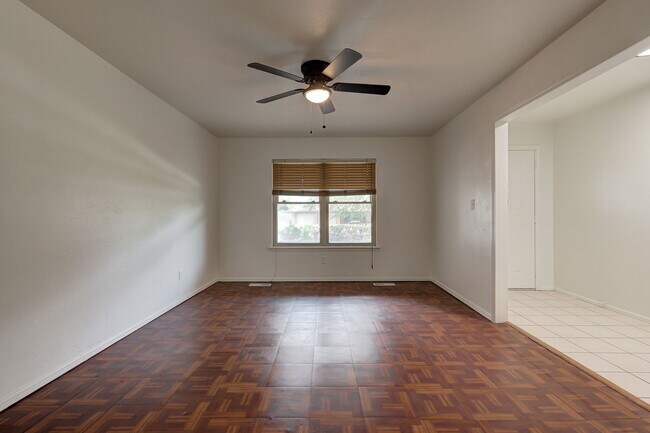 Building Photo - 4012 NW 62nd Terrace