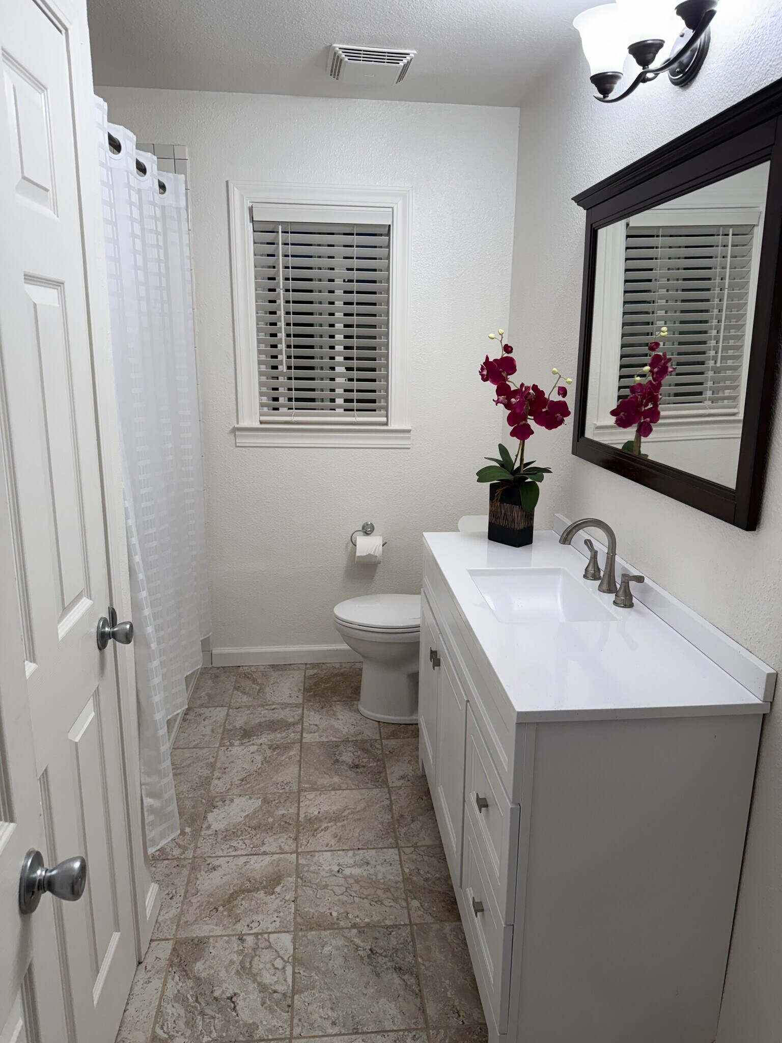 Building Photo - 3701 Mosswood Dr