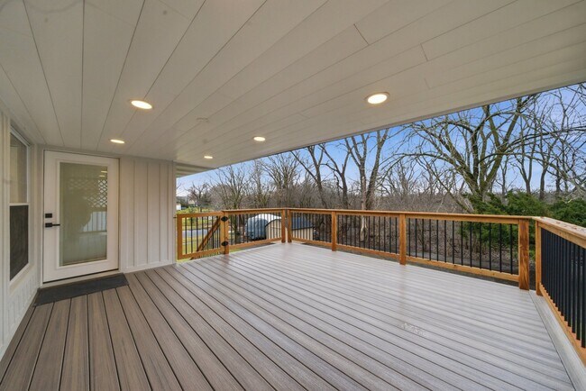 Building Photo - 2S245 Mayfield Ln