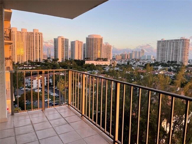 Building Photo - 18151 NE 31st Ct