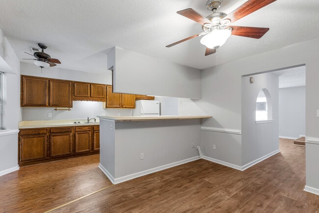 Building Photo - 55 Treasure Key