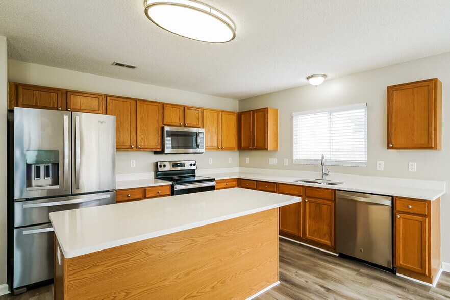 Building Photo - 3752 Tryon Ridge Dr