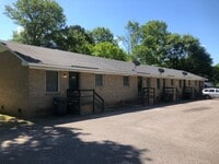 Building Photo - Move-in Ready!